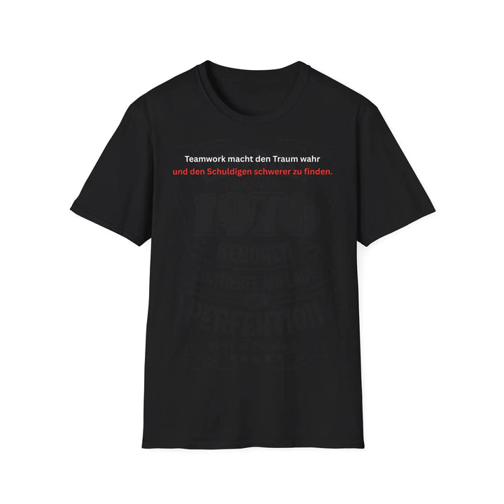 Schwarzes „Teamwork macht den Traum wahr“ T-Shirt freigestellt