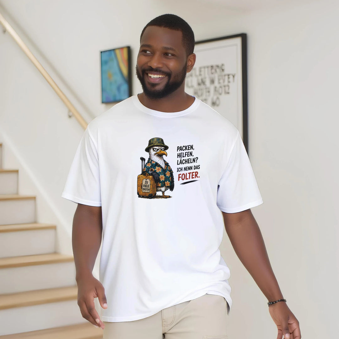 Lächelnder Mann geht eine Treppe hinunter im Oversize-weißen T-Shirt mit Möwen-Print „Ich nenn das Folter.“