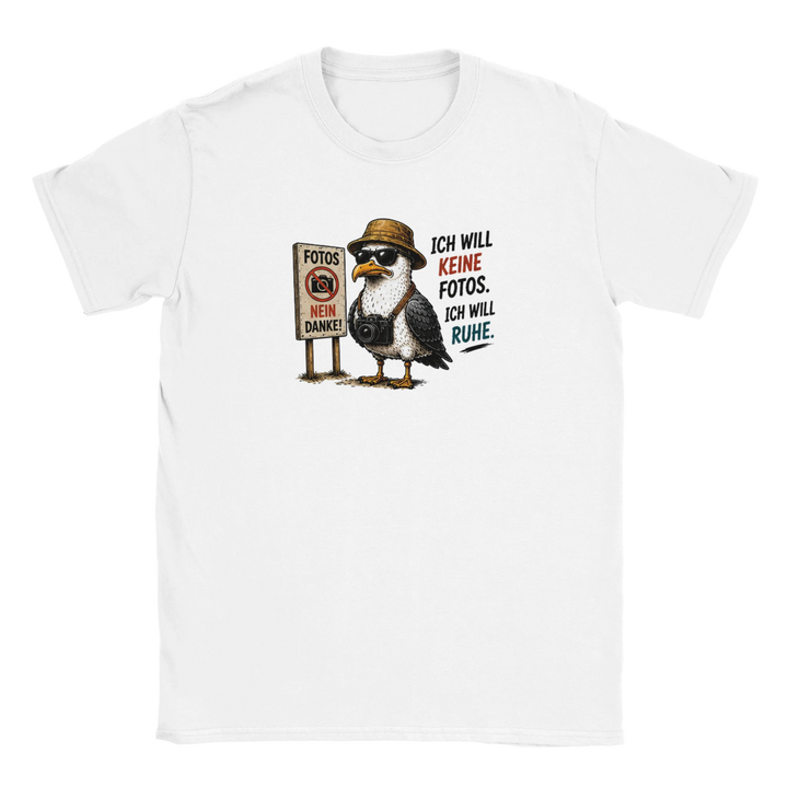Flatlay: weißes T-Shirt mit Möwen-Print und Spruch &