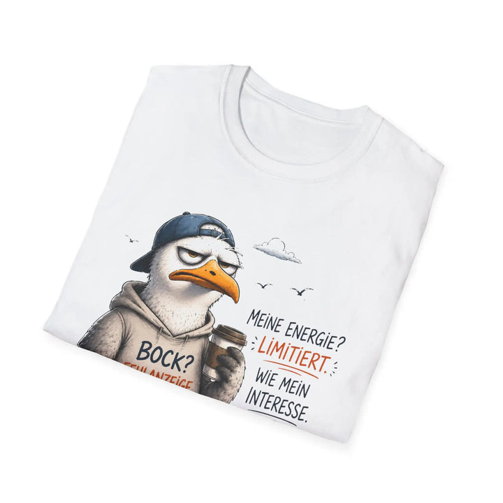 Zusammengelegtes weißes Möwen-T-Shirt, diagonal drapiert vor weißem Hintergrund.