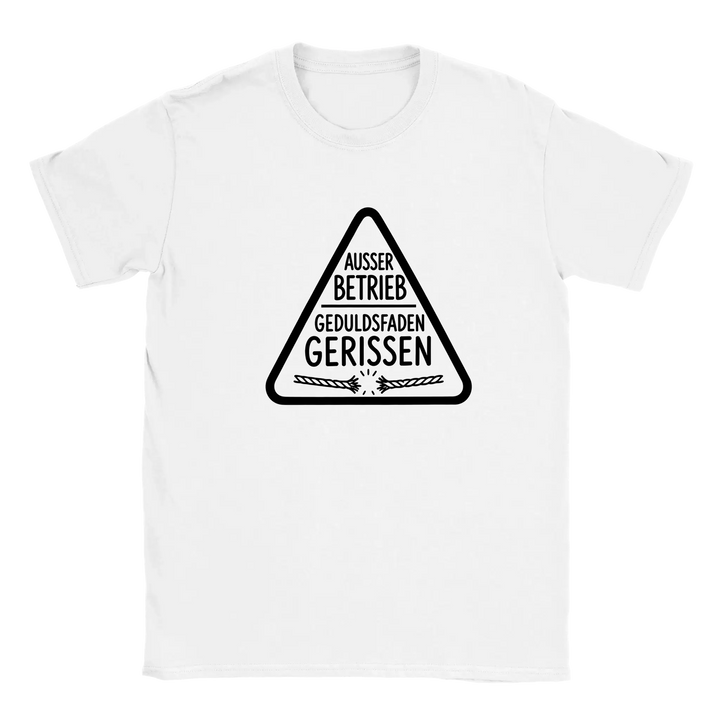Weißes T-Shirt mit Warndreieck-Print „Geduldsfaden gerissen“ als Flatlay