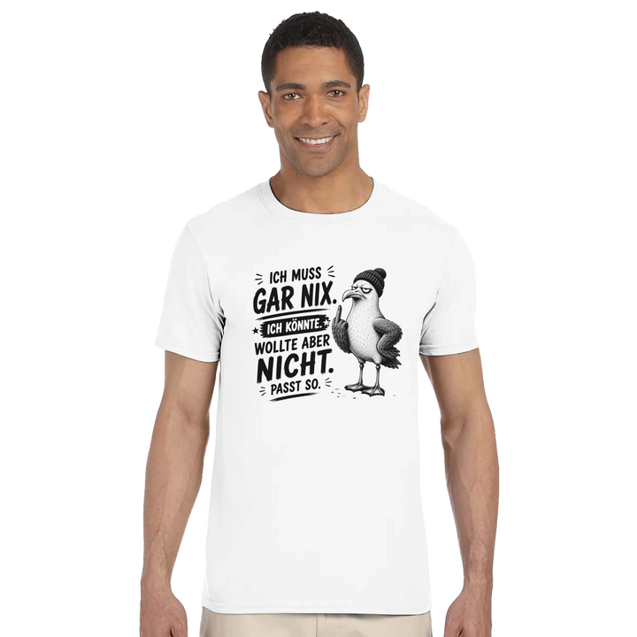 Nahaufnahme: lächelnder Mann im weißen T-Shirt mit Möwen-Print &