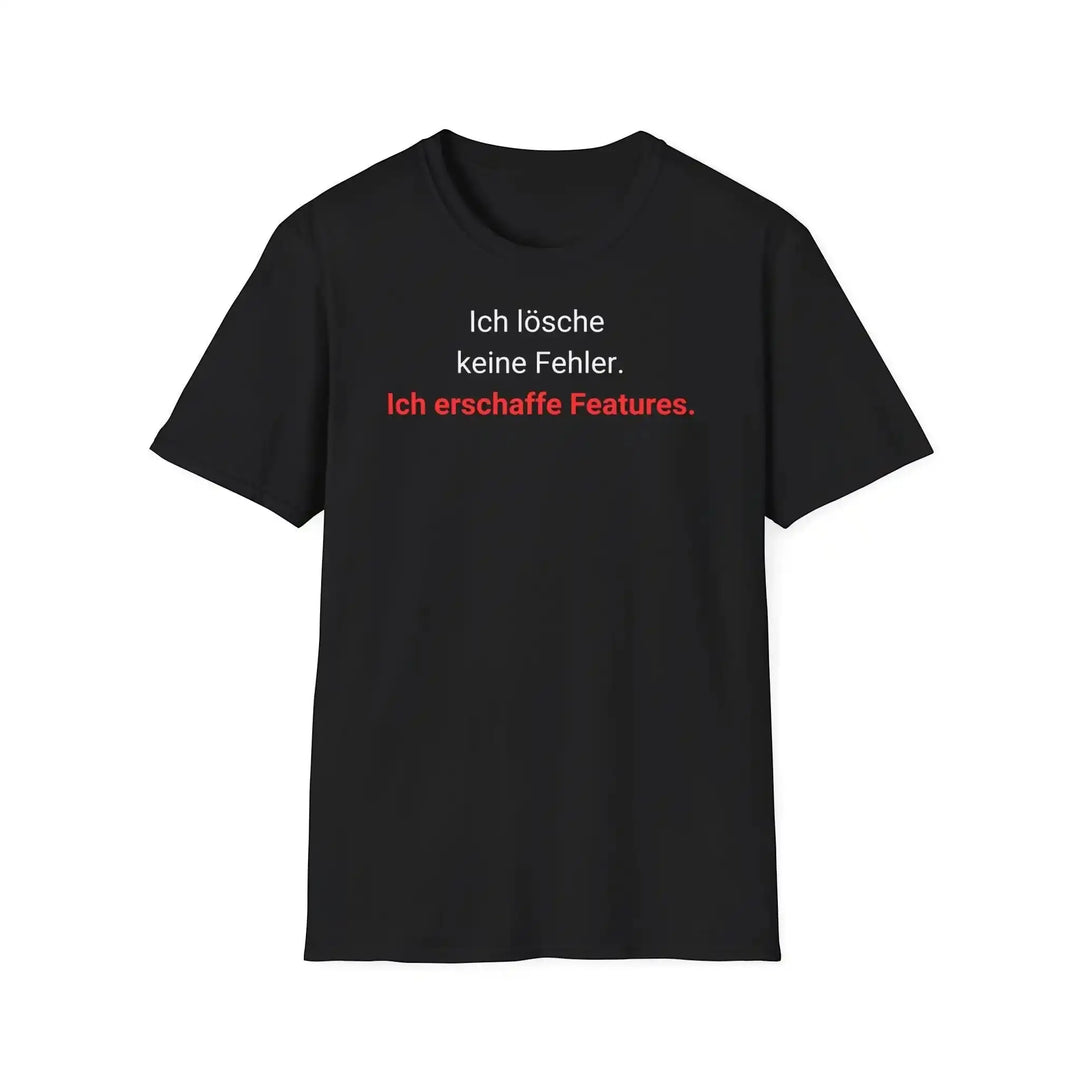 Schwarzes Entwickler-T-Shirt als Flatlay vor weißem Hintergrund mit vollständig lesbarem Spruch-Aufdruck.