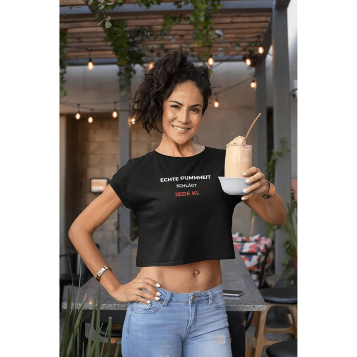 Klare Ansage: Echte Dummheit schlägt jede KI – Unisex Shirt - KlareAnsage