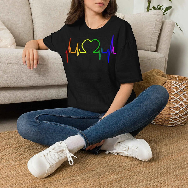 Pride Herzschlag T-Shirt – Regenbogen EKG-Linie mit Herz