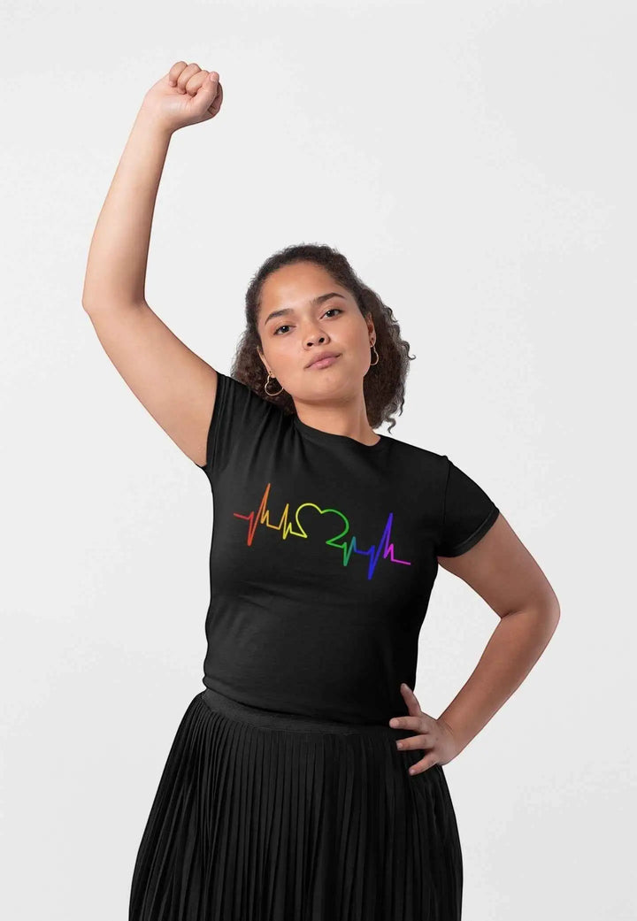 Pride Herzschlag T-Shirt – Regenbogen EKG-Linie mit Herz