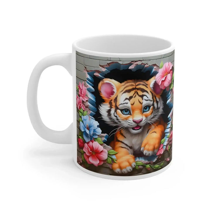 Tiger-Becher in leicht gedrehter Ansicht mit deutlich sichtbarem weißen Henkel