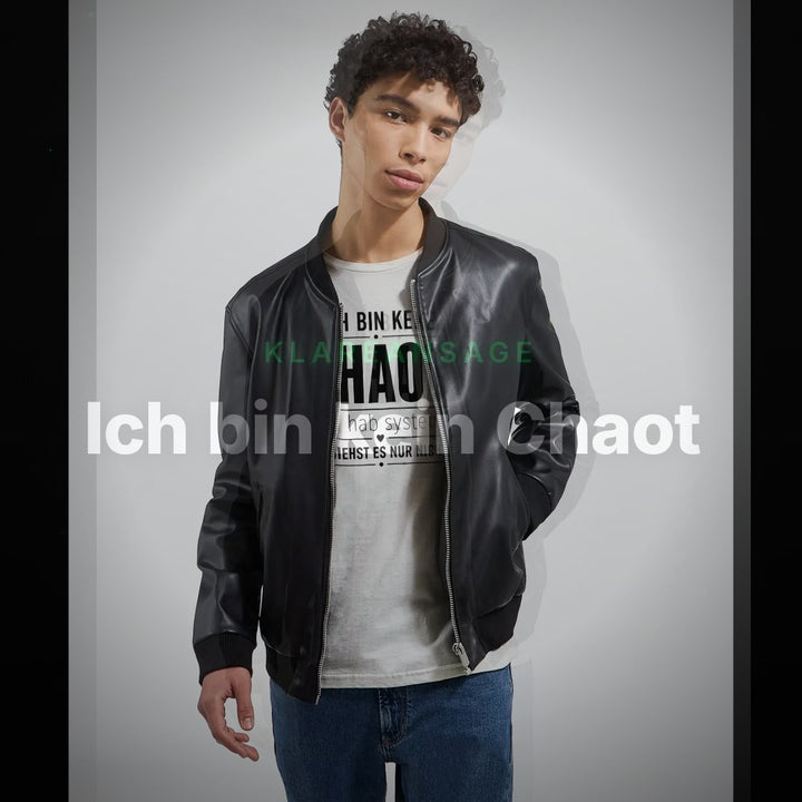 Ich bin kein Chaot – ich hab System | Büro Humor T-Shirt – Clean Showcase