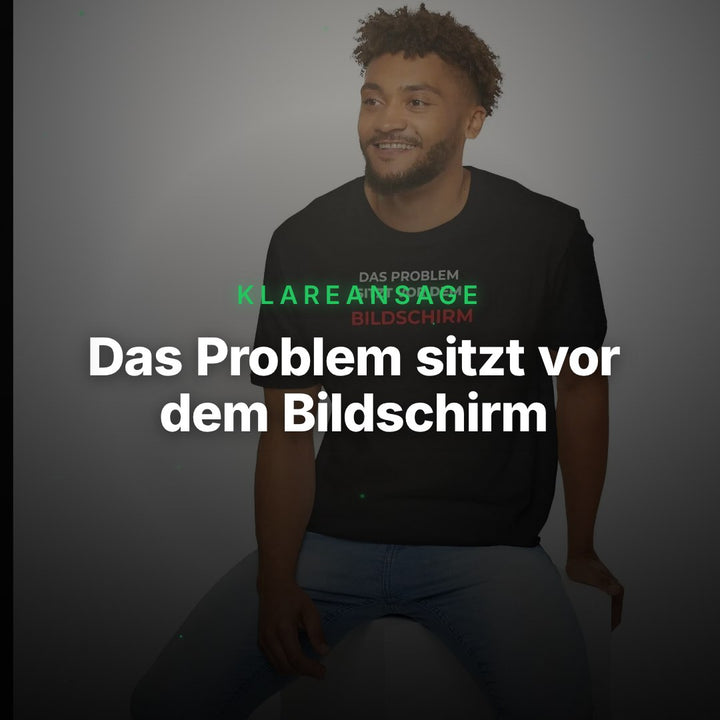 Das Problem sitzt vor dem Bildschirm – Lustiges IT und Büro T Shirt – Clean Showcase
