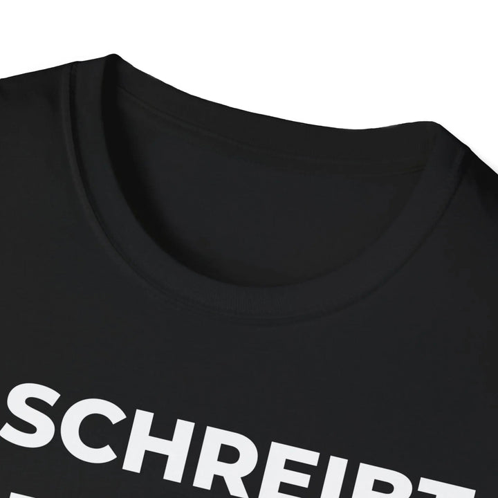 Teamwork: KI schreibt &amp; Ich trinke Kaffee – Statement Shirt - KlareAnsage